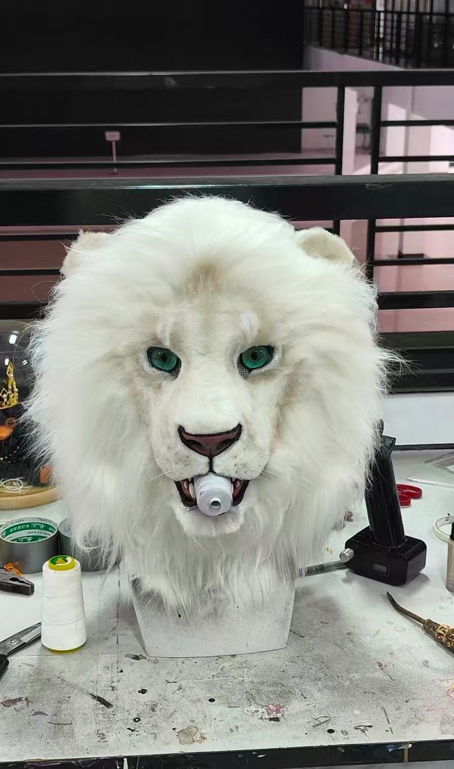 Custom Realistic Moving Jaw White Lion Fursuit Head Kemono