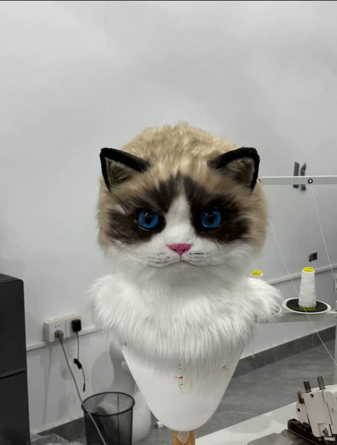 READY TO SHIP Adorable Ragdoll Cat Fursuit Head Moving Jaw Soft Furry Cosplay