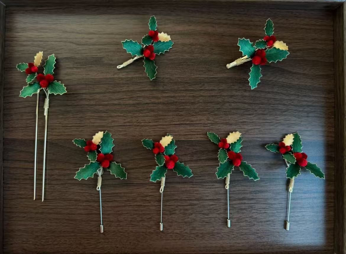 Holly Berry Brooch Christmas Velvet Red Green Pin Handmade Holiday Gift 10cm